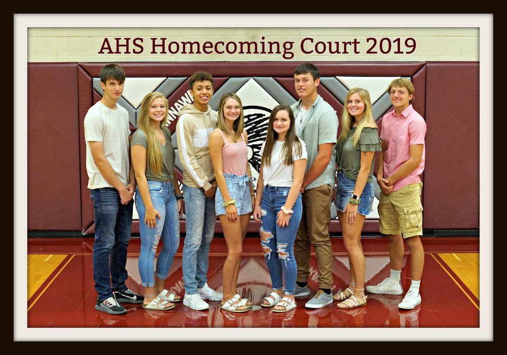 2019 homecoming court standing in gym